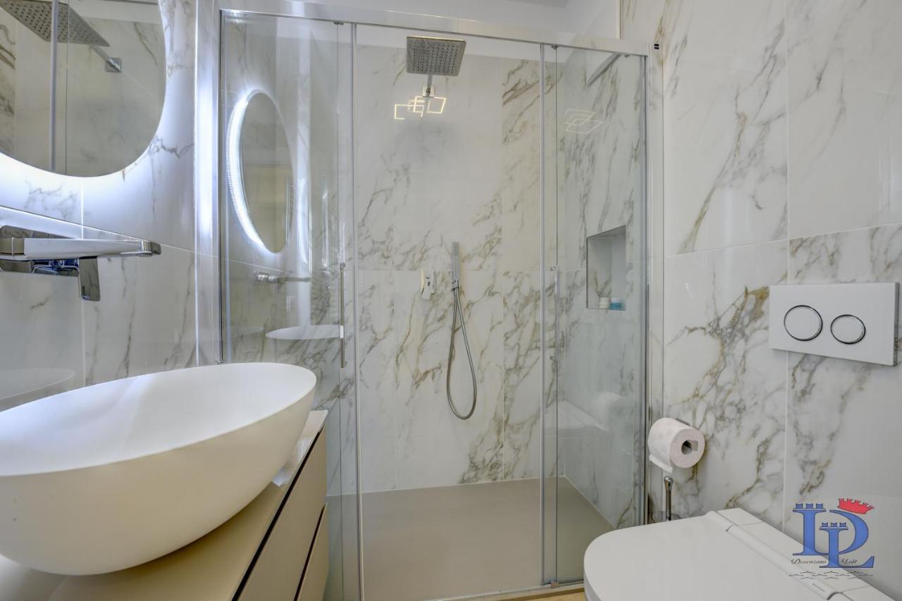 Desenzanoloft Official Partner Marriott Homes & Villas - Apa Dom Downtown Family Apartment Ντεζεντσάνο ντελ Γκάρντα Εξωτερικό φωτογραφία